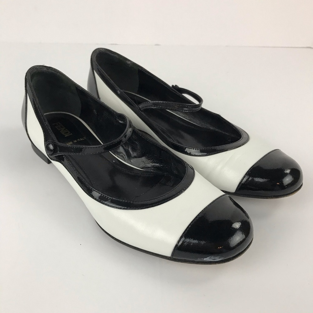 FENDI Vintage White Cap Toe Mary Jane Ballet Flats - Picture 13 of 13